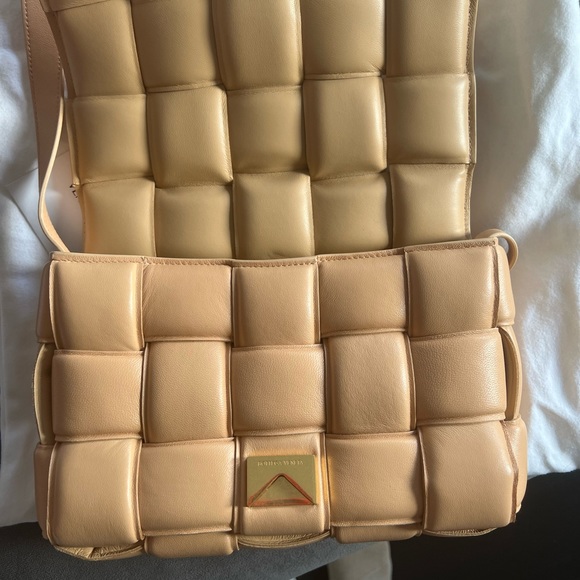 amazing like new condition Bottega cassette bag in Almond - Picture 3 of 6
